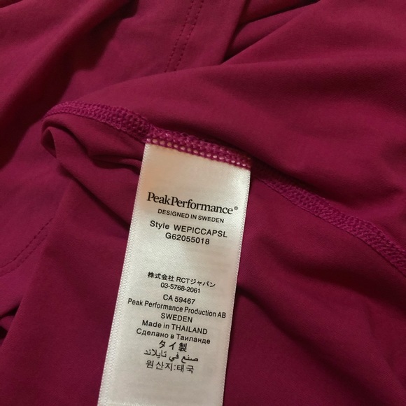 NWT - Peak Performance activewear top - Picture 3 of 4